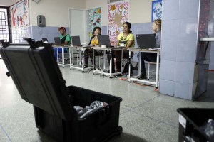CNE instala mesas electorales en 13.559 centros de votación para el #15Oct