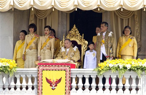 La salud del rey de Tailandia es inestable tras tratamiento de hemodiálisis