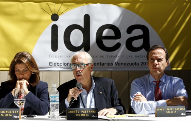 Los expresidentes Laura Chinchilla, Andrés Pastrana y Tuto Quiroga durante su visita a Venezuela (foto REUTERS) 