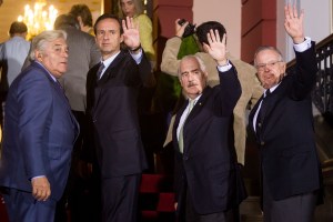 Lucena suspende credenciales a los expresidentes Quiroga, Pastrana y Lacalle