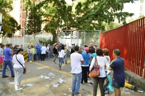 Los delitos electorales del oficialismo en el municipio Sucre (Fotos)