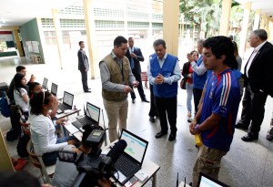 Misión de Unasur recorre centros de votación de Caracas (Fotos)