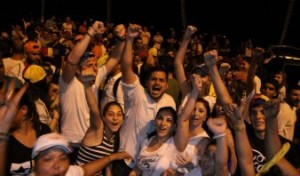 Entre gritos y llanto venezolanos celebraron triunfo de la Unidad (Video+ Se nos aguó el guarapo)