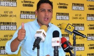 Olivares a la Ministra de Salud: Usted no está ahí para hacer política