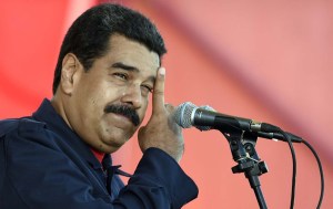 ¡Chinazo! Maduro le pregunta a un campesino: ¿De dónde sacaste ese rolo e’ huevo?