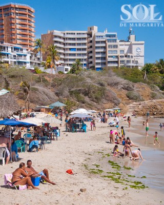 Turistas comienzan a visitar las playas de Margarita