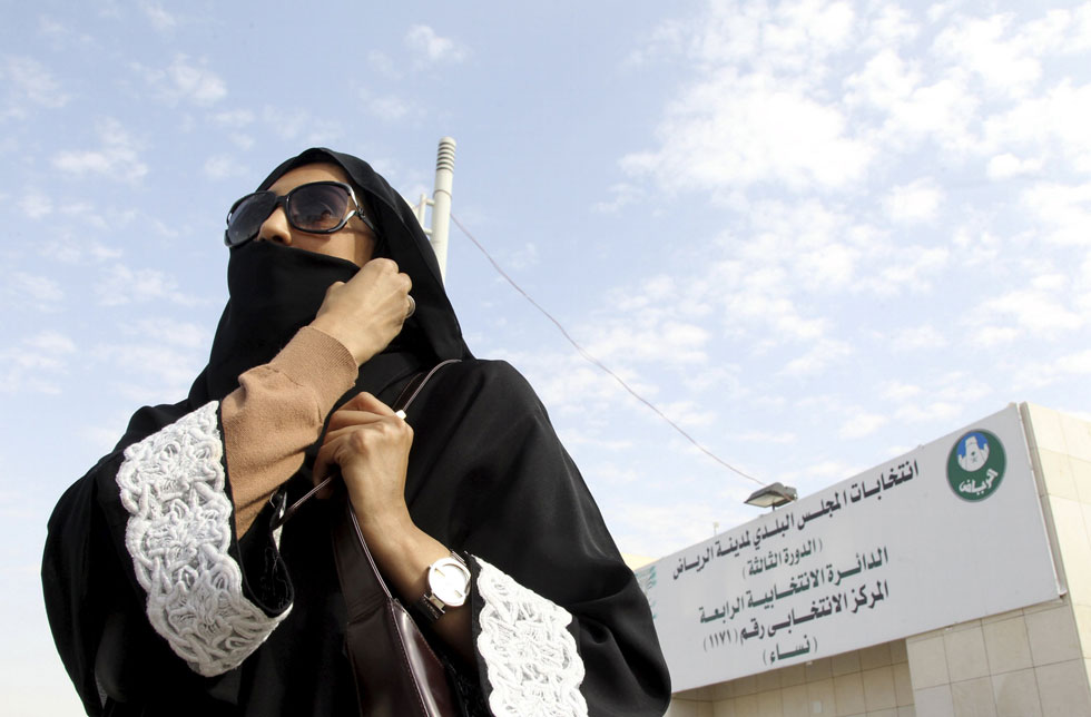 Las mujeres sauditas podrán trabajar como taxistas a partir de junio