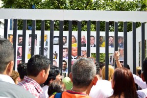 Familiares de los presos políticos se unen en la Plaza Brión de Chacaíto para exigir su libertad
