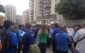 Diputados de la Unidad acudieron al Helicoide para exigir la libertad de Manuel Rosales