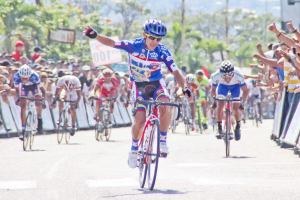 El criollo Jonathan Salinas gana la tercera etapa de la Vuelta a Costa Rica