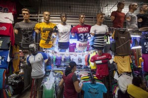 En Venezuela, los precios de ropa y calzado se dispararon en el tercer trimestre del año
