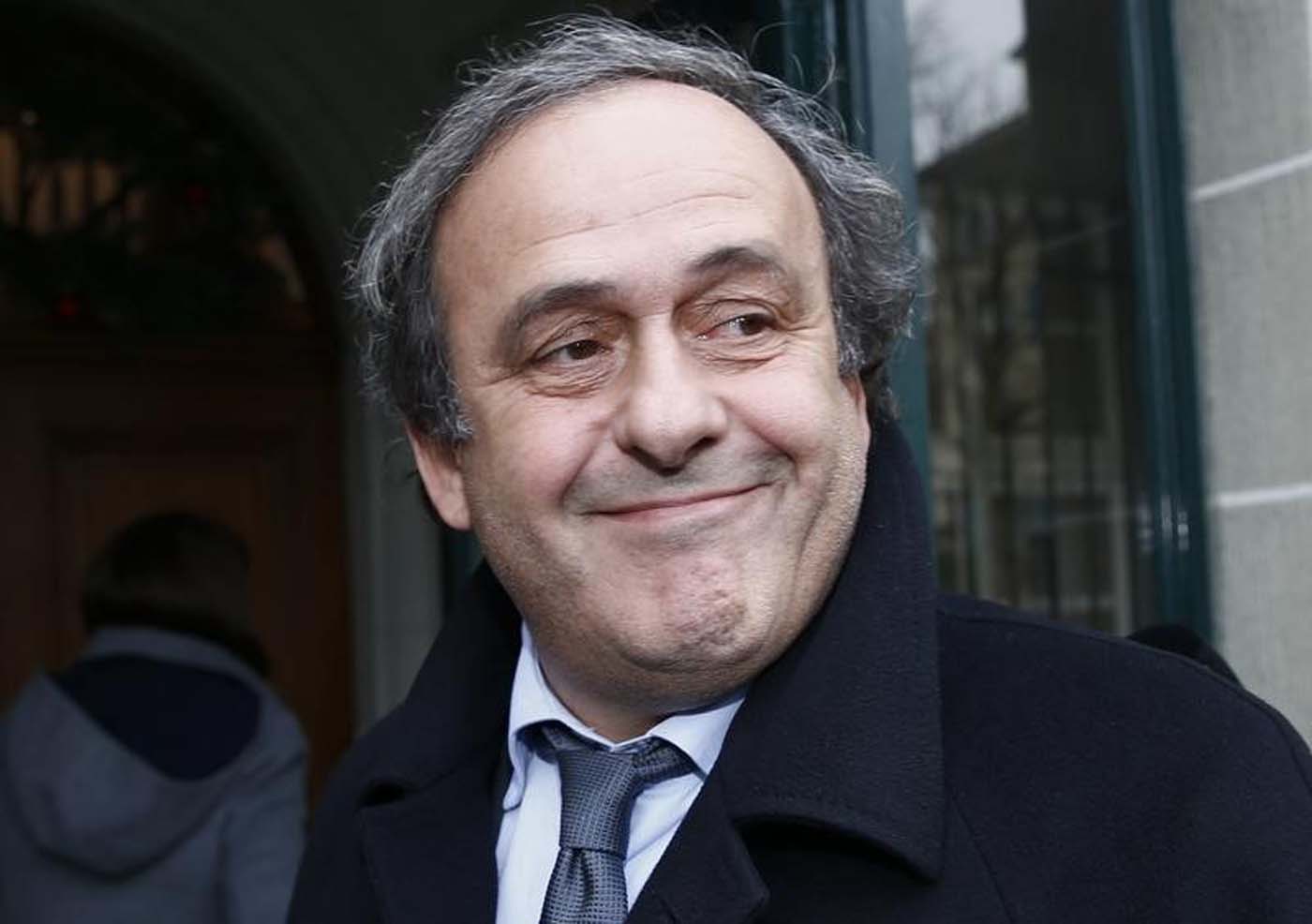Platini retira su candidatura a presidir la FIFA