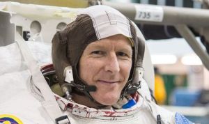Astronauta británico se disculpa en Twitter por llamada telefónica errónea
