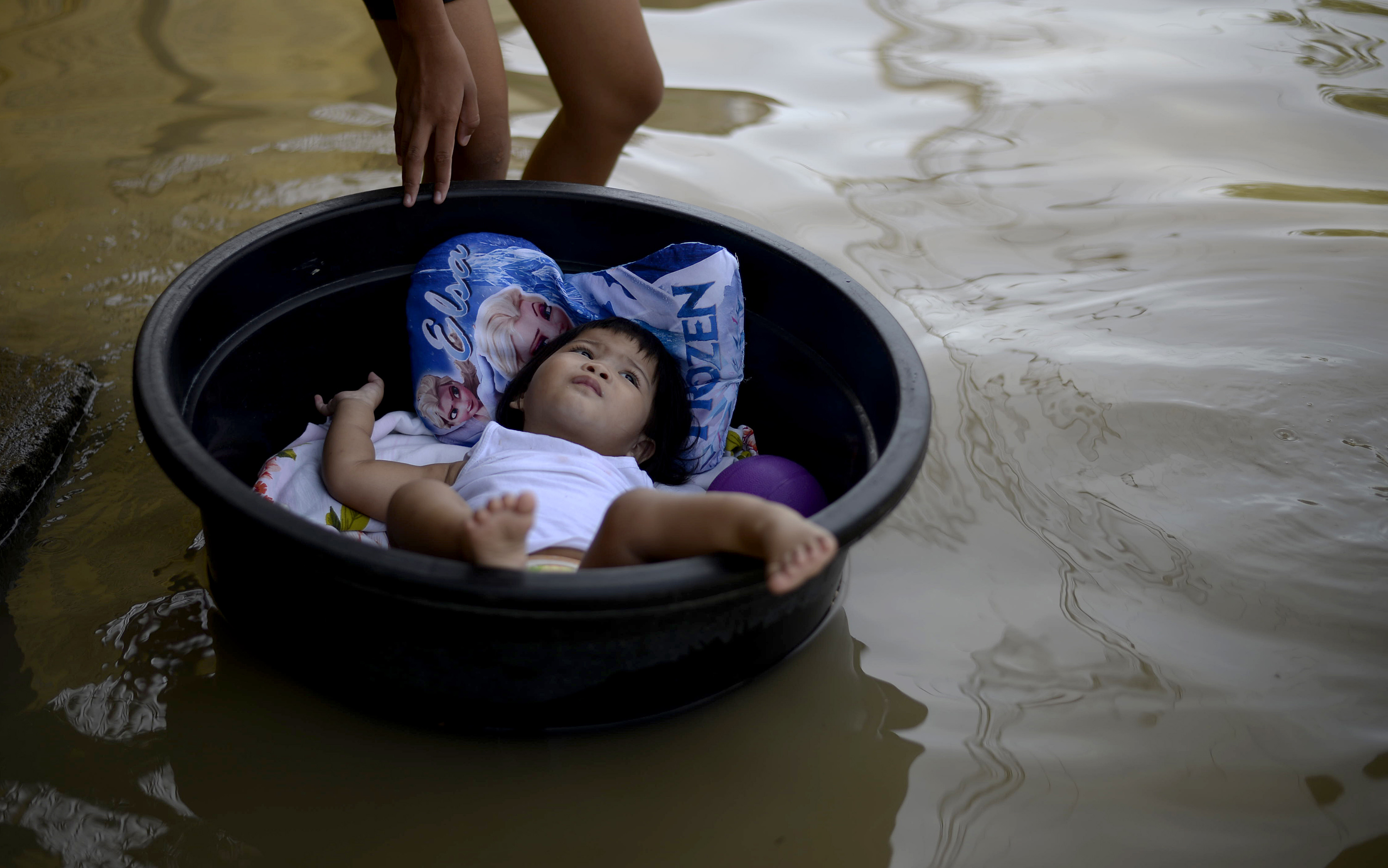 Las inundaciones desgracian la Navidad en Filipinas (Fotos)