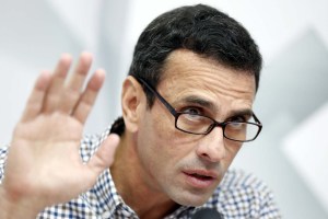 Capriles exige al CNE ponerle fecha al referéndum revocatorio
