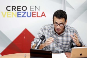 Capriles critica el Decreto emergencia económica y Machado pide la renuncia a Maduro