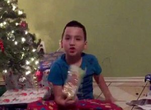 La furia de un niño con su regalo de Navidad (video)
