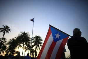 Decretan tres días de duelo nacional en Puerto Rico por muerte de 3 policías