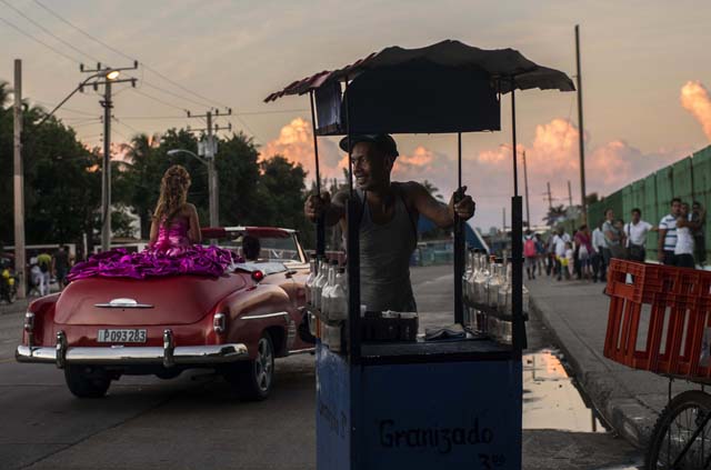 Negocio de quinceañeras florece en La Habana (Fotos)