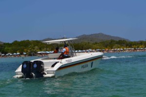 Rescatan a pareja que se encontraba a la deriva en bahía de Higuerote