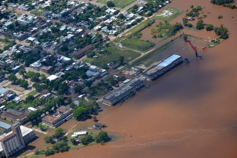 Inundaciones en Uruguay dejan cerca de 24 mil desplazados