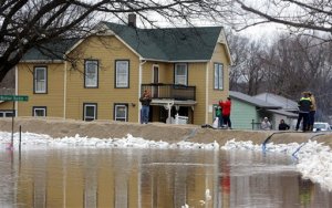 Inundaciones causaron estragos en dos estados de EEUU (Fotos)
