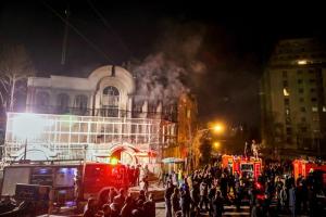 Rohaní califica de injustificable ataque a la embajada saudí en Teherán
