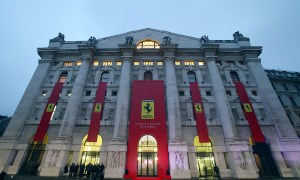Las acciones de Ferrari caen en su primer día de cotización en la bolsa de Milán