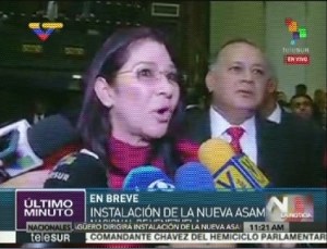 ¿Qué busca Diosdado Cabello en el palco de prensa de la AN? (fotos + suspiro)
