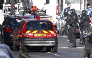 Hombre con cuchillo de carnicero y consignas yihadistas intentó atacar comisaría en París