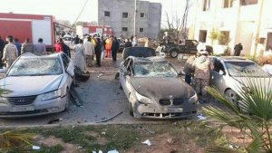 Explosión de camión bomba deja al menos 65 muertos en academia de policía en Libia