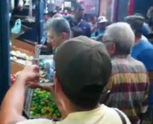 Ramos Allup hizo mercado en Quinta Crespo y mira cómo reaccionaron todos (Fotos+video)