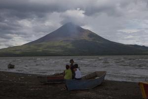 Volcán registra explosión en Nicaragua