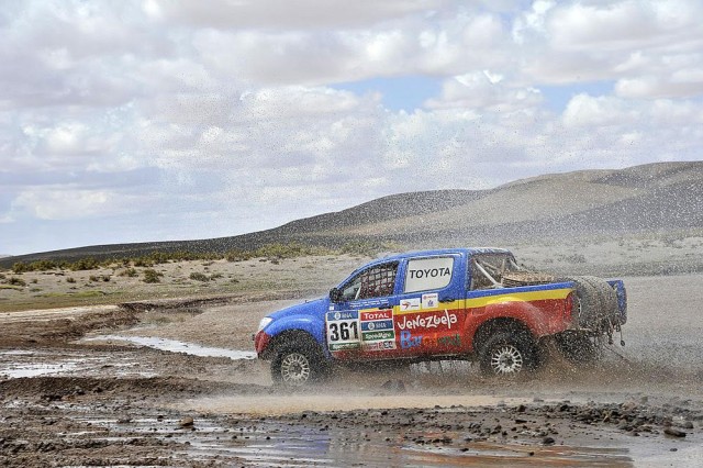 El Team Azimut se consolida entre los 25 mejores del Rally Dakar