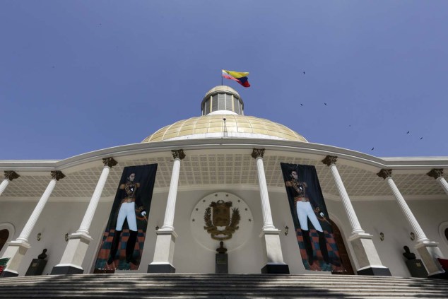 A general view of the building housing the National Assembly in Caracas, Venezuela January 12, 2016. REUTERS/Marco Bello