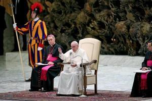 El Papa invita a rezar por víctimas de atentado de Estambul