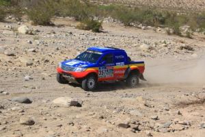 El Team Azimut superó grandes dificultades para completar la novena etapa del Rally Dakar