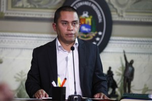 Luis Salas explica las razones de su salida del gabinete