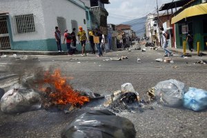 Bajo las capuchas protestaron en las inmediaciones de la Ucat en Táchira (Fotos)