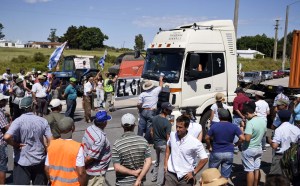 Lecheros exigen a Gobierno uruguayo intervenir en falta de pagos de Venezuela