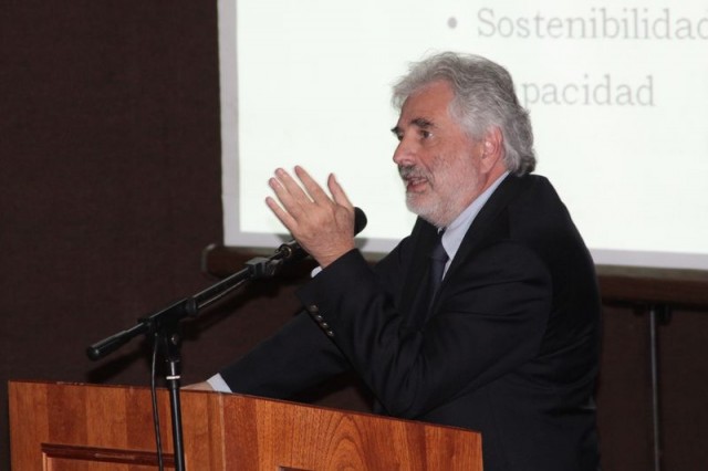 El rector de la Unimet, Benjamín Scharifker