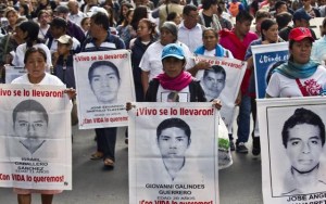 Detienen a tres presuntos implicados en desaparición de 43 estudiantes mexicanos