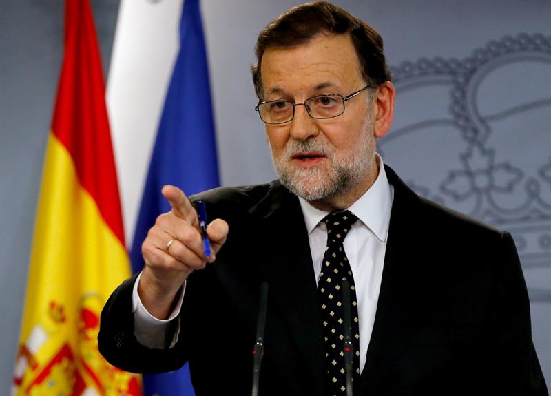 Rajoy advierte a Pedro Sánchez que si gobierna será a las órdenes de Podemos
