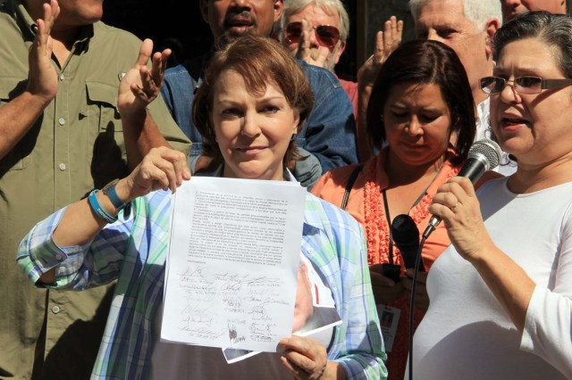 Red de Vecinos entrega documento al Alcalde Ledezma (4)