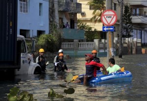 Fuertes inundaciones azotan a Cuba por la llegada de un frente frío (Fotos)