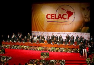 Pobreza en Latinoamérica y paz en Colombia centran cumbre de Celac