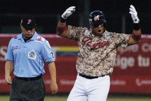 Tigres vence a Navegantes con remontada y coloca 2-1 la serie final