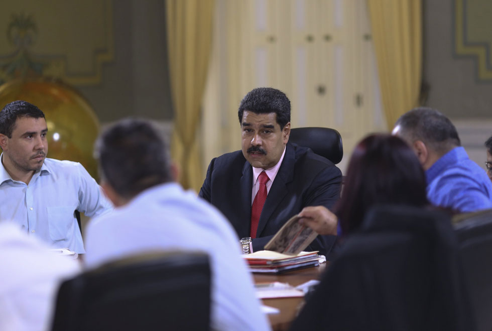 Maduro recibirá recomendaciones de empresarios para nuevo modelo económico
