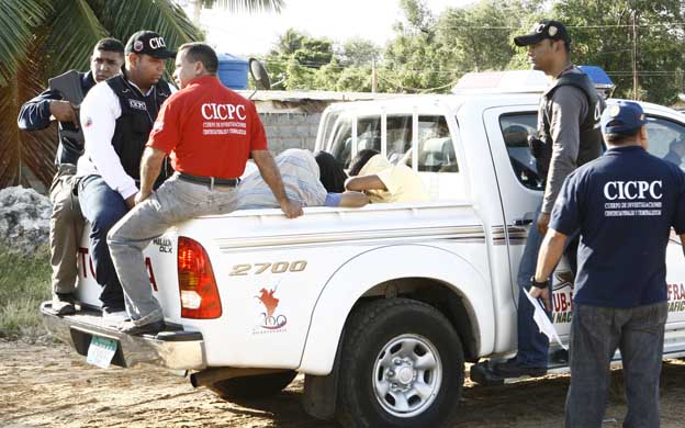 MARACAIBO VENEZUELA: 08/02/2011 MADRUGONAZO OPERATIVO REALIZADO POR EL CICPC DESMANTELA VARIAS BANDAS DE DELINCUENTES Y CAPTURA DOS HOMICIDAS EN SANTA ROSA DE AGUA