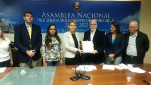 Asamblea Nacional interpelará a Hugo Cabezas por escasez de papel periódico